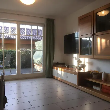 Feriehus Doppelhaushaelfte Birkenstrasse 5e Zingst